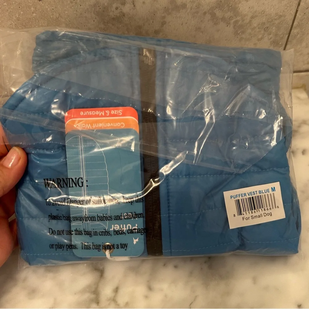 New with tags! Gooby Puffer Dog jacket.  Blue.  Medium: 18-in chest